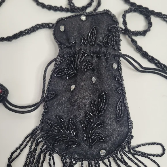 Small black beaded purse - Picture 2 of 8